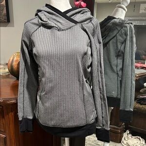 Women’s black and white herringbone Hooded Sweater